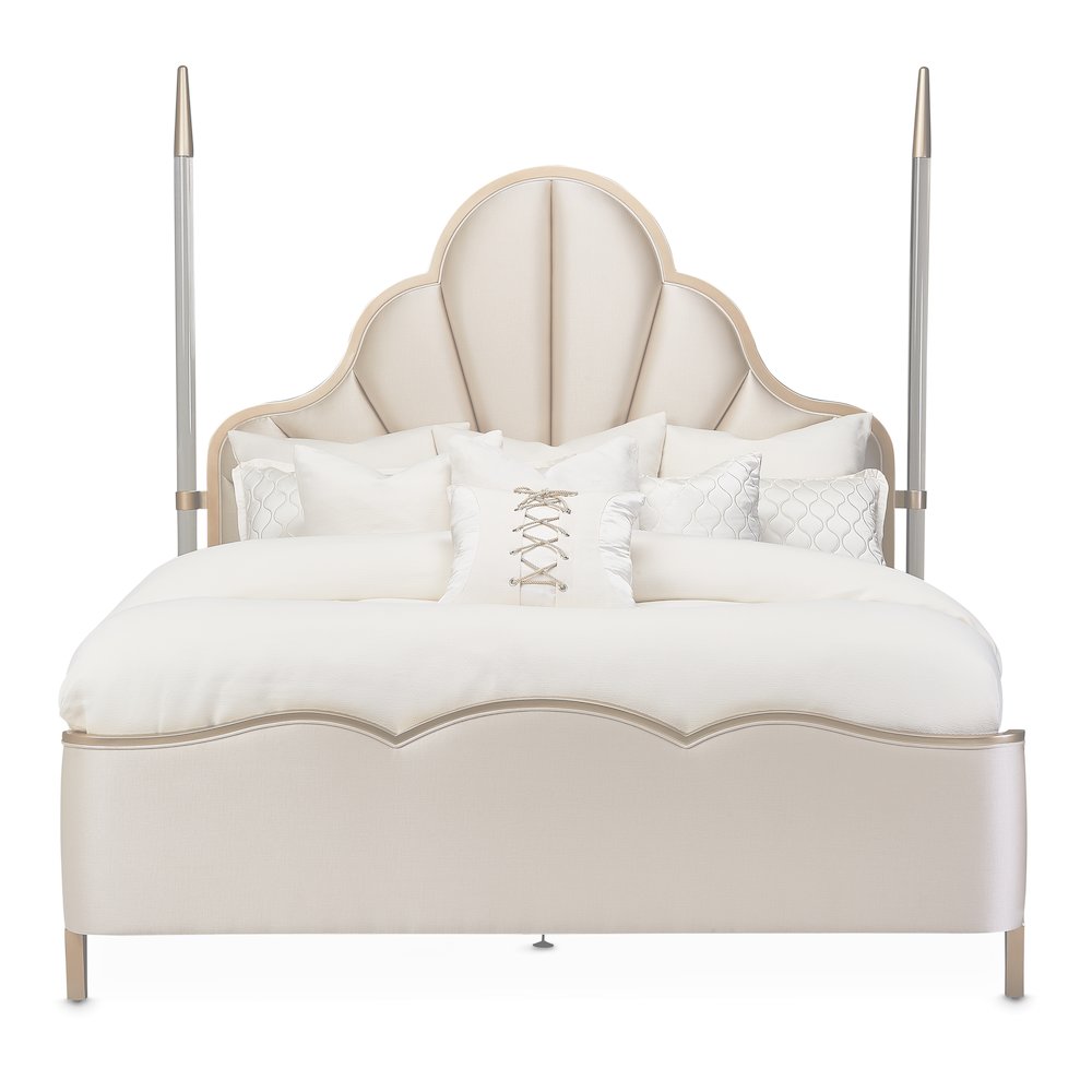 Malibu Crest Queen Scalloped Poster Bed - Chardonnay