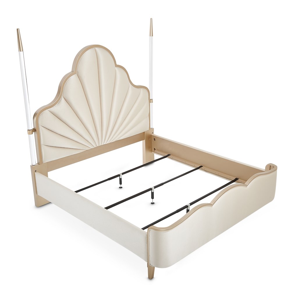 Malibu Crest Queen Scalloped Poster Bed - Chardonnay