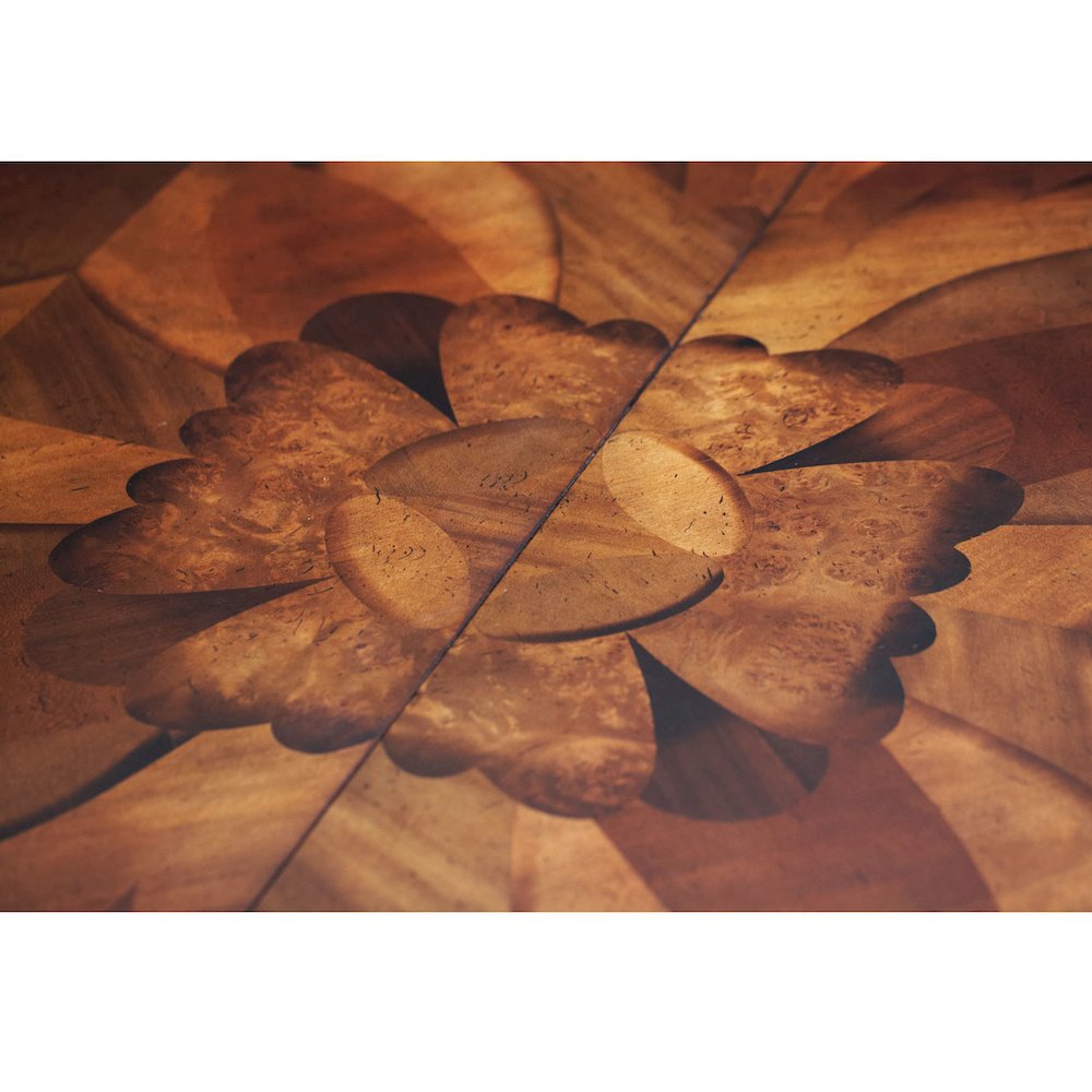 Villa Valencia Round Dining Table - Classic Chestnut