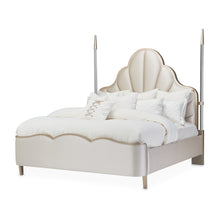 Malibu Crest Queen Scalloped Poster Bed - Chardonnay