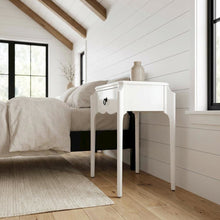 1-Drawer Nightstand with Storage, Transitional Bedside Table for Bedroom