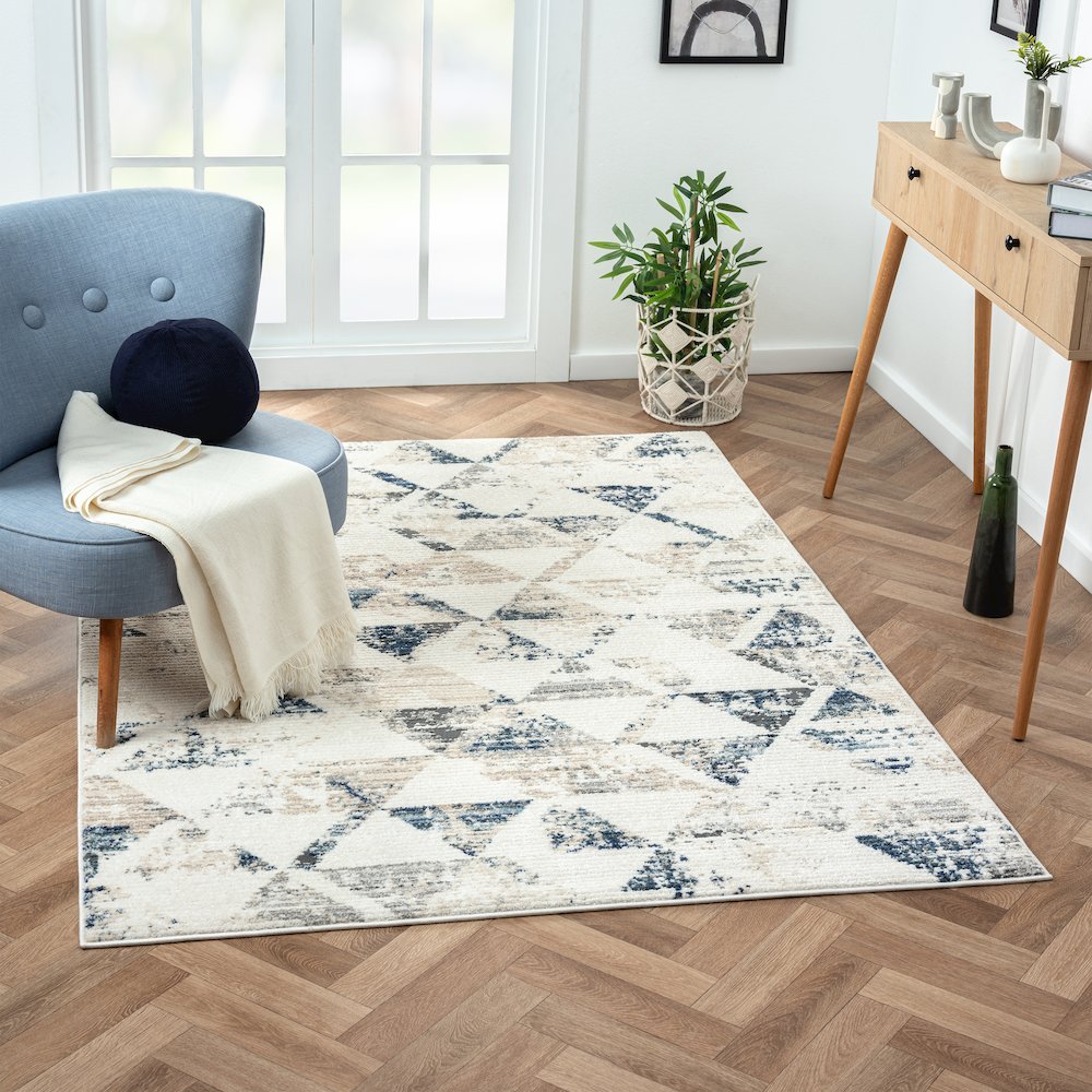 Bristol Performance Blend Area Rug Indoor in Ivory/Blue, 7'9" X 9'9"