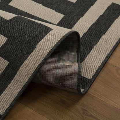 Mapa Durable Performance Area Rug Outdoor in Black/Ivory, 5' x 7'