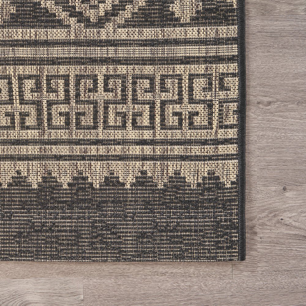 Geometric Vestige Indoor/Outdoor Area Rug
