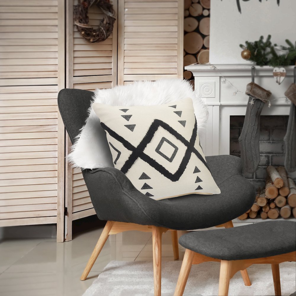 Avant-garde Cotton Pillow Set of 2 in Cream/Black, 20" x 20"