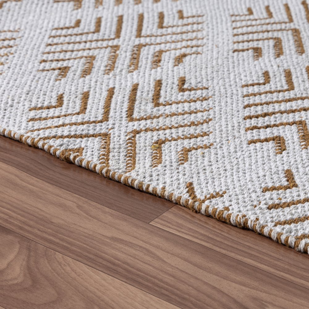 Pomona Cotton Blend Indoor Area Rug in Tan/White 7'9" x 9'9"