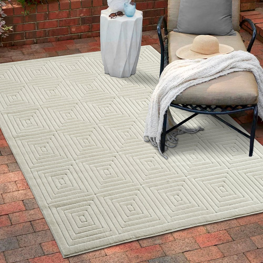 Atlas Durable Performance Area Rug Outdoor in Ivory, 5' x 7'