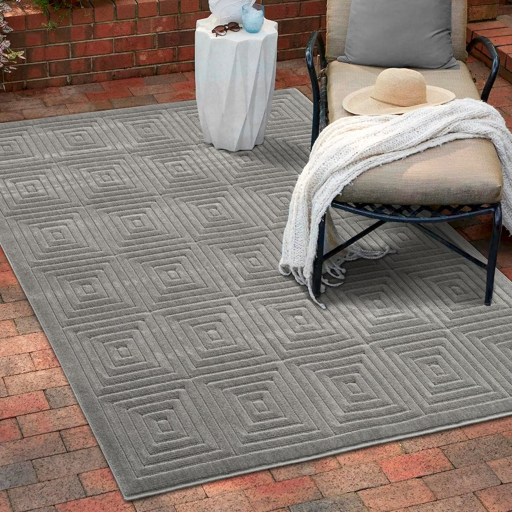 Atlas Durable Performance Area Rug Outdoor in Gray, 5' x 7'