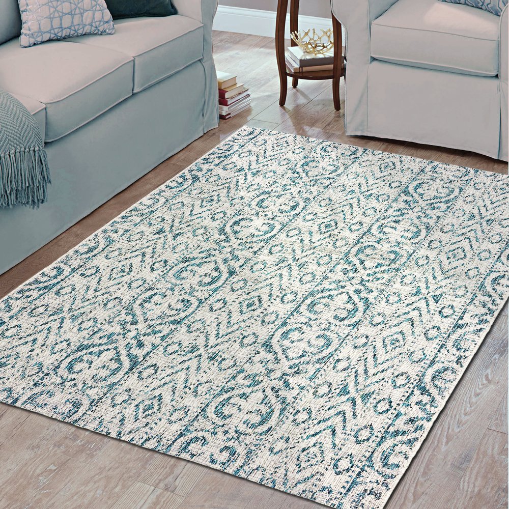 Entwined Geometric Indoor/Outdoor Area Rug