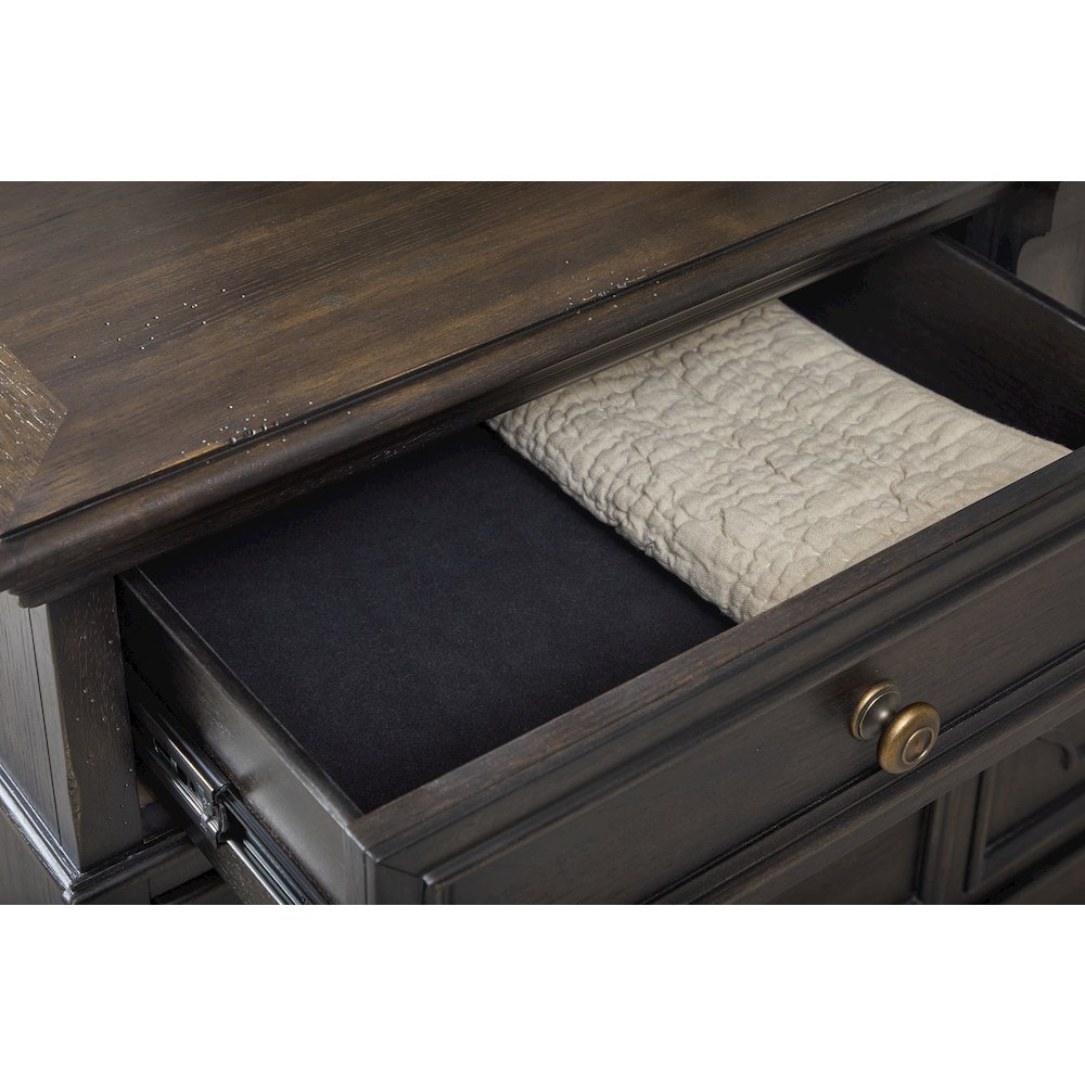 Pulaski Hickory Creek Brown Velvet 10 Drawer Dresser With Mirror