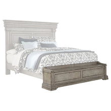Pulaski Ridge Heritage Taupe Queen Panel Blanket Chest Footboard And Slats