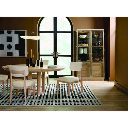 Banyon Bay Round Dining Table with One 18-inch Leaf