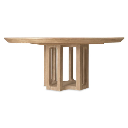 Banyon Bay Round Dining Table with One 18-inch Leaf