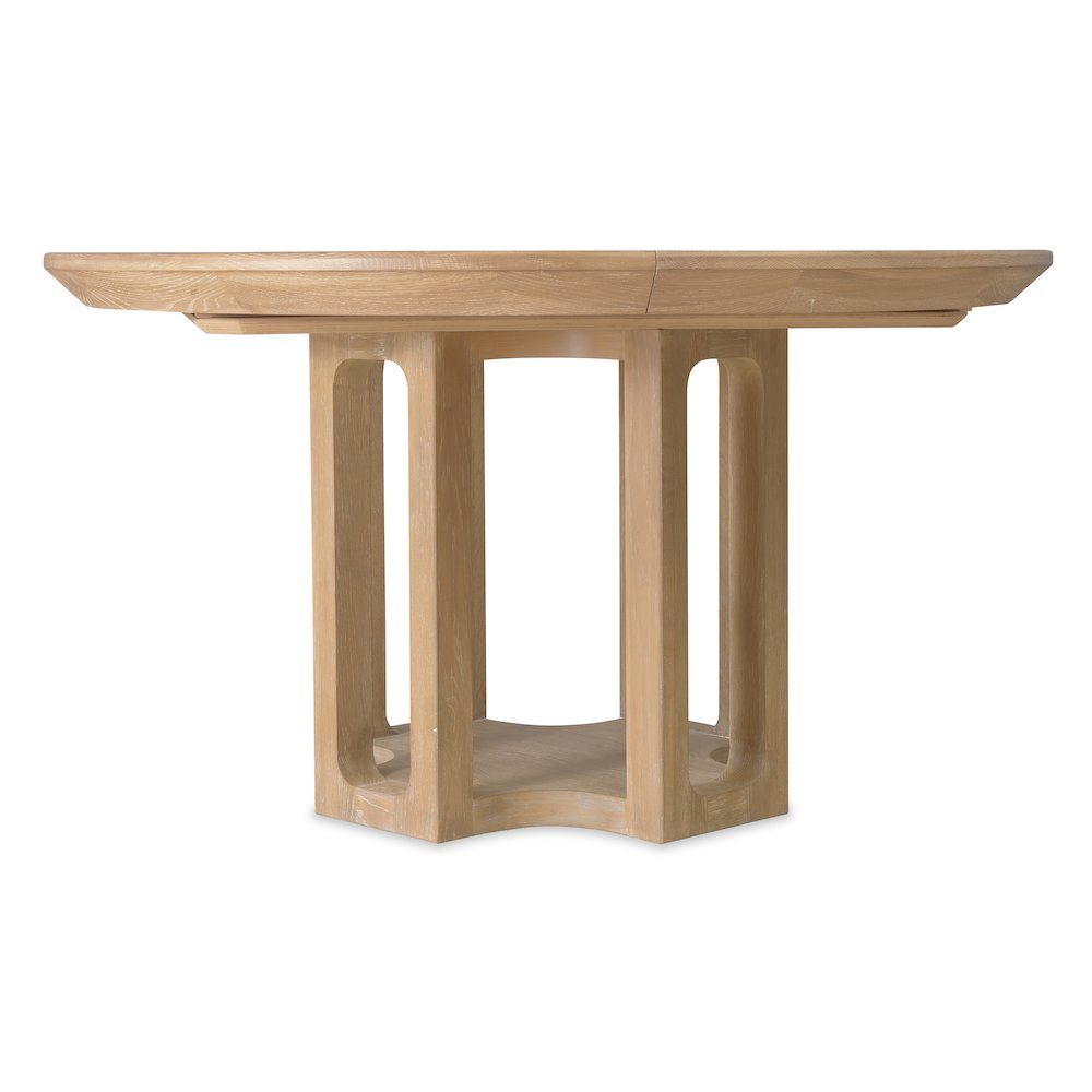 Banyon Bay Round Dining Table with One 18-inch Leaf