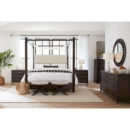 Retreat Pole Rattan Chest