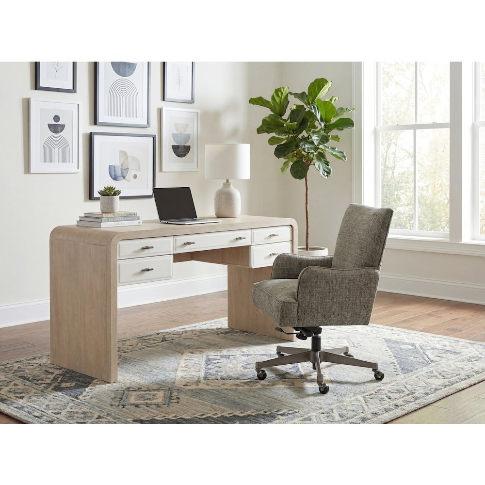 Quinn Executive Swivel Tilt Chair