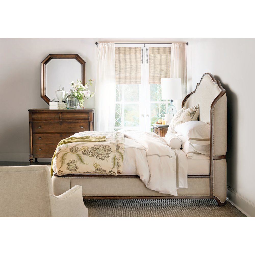 Hooker Furniture Archivist 5 Drawer Dresser in Pecan