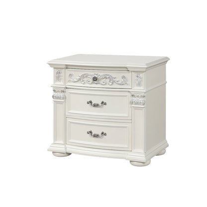 Platinum Pearl White Low Poster 5-Piece Bedroom Set, Queen