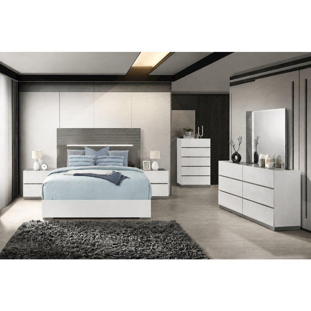 Cecilia White and Gray Fluted 5-piece Bedroom Set, Queen
