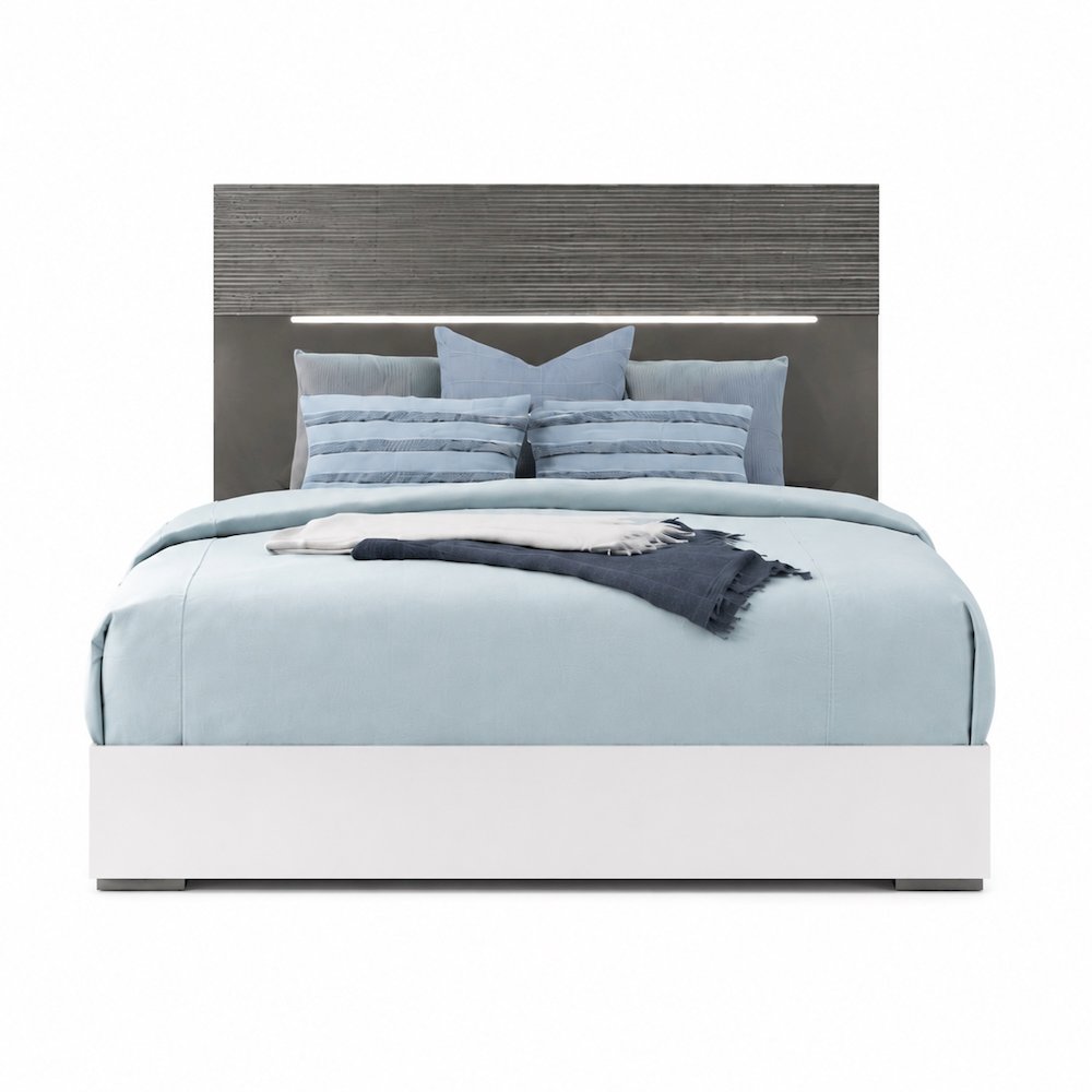 Cecilia White and Gray Fluted 5-piece Bedroom Set, Queen