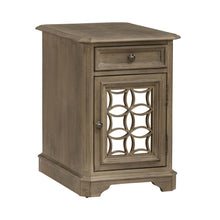 Magnolia Manor Chair Side Table in Weathered Bisque